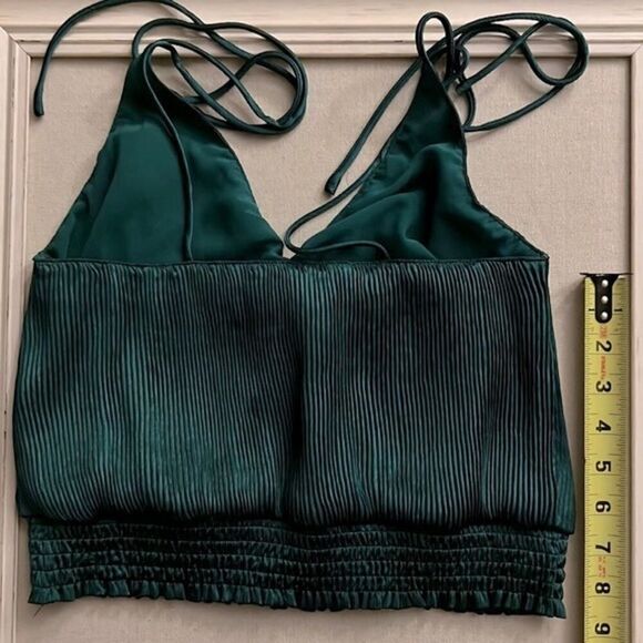 ASTR Emerald green the Astrid Top NWOT - S - Picture 10 of 13